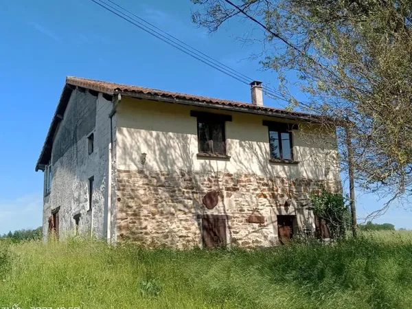 Deux maisons sur 9 hectares