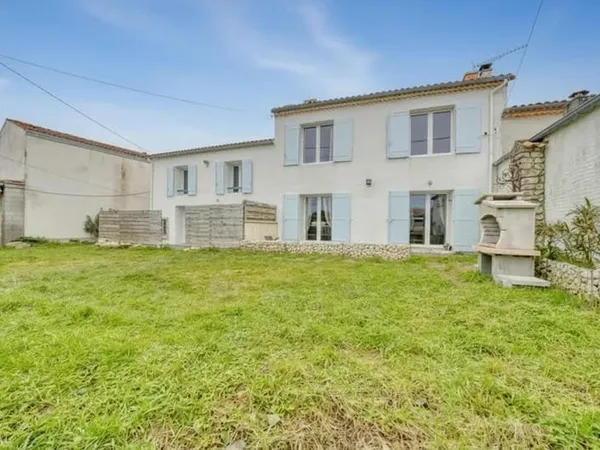 Maison 10 pièces 271 m²