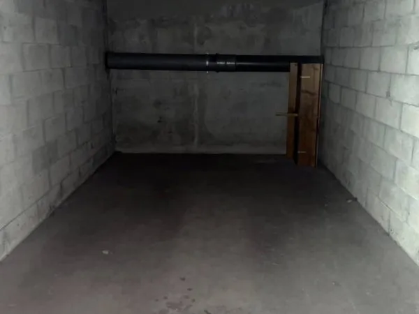 Parking 14 m²