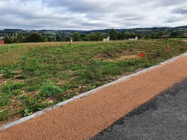 Terrains à bâtir viabilisés à PIONSAT (63)