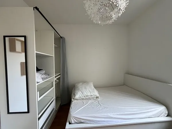 Chambre à louer 11.76 m² dans un logement de 3 chambres. CAEN CENTRE