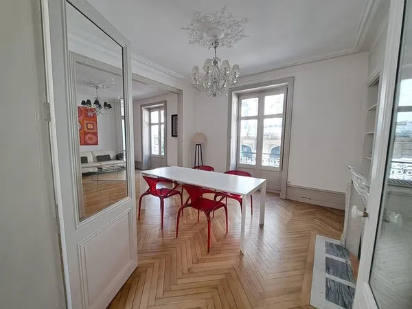 APPARTEMENT T4 NANTES