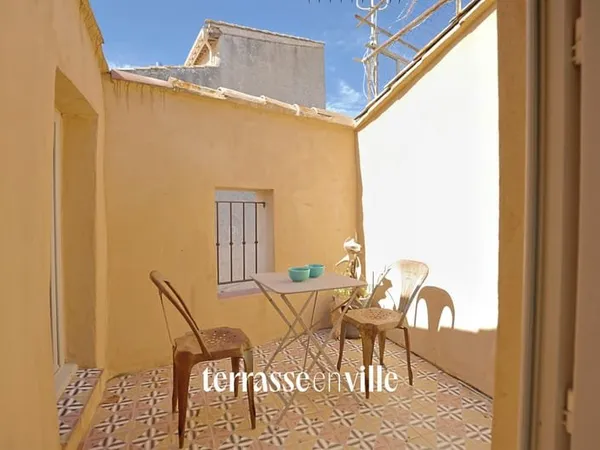 EGUILLES - MAISON DE VILLAGE - T3 TERRASSE - 330 000 EUR