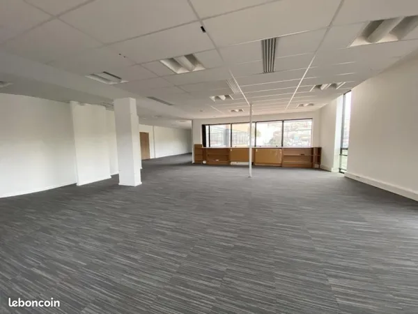 Bureau 1 907 m²
