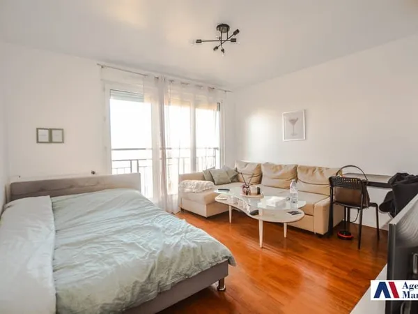 Studio de 27, 54m2 à Courbevoie Faubourg de l'Arche
