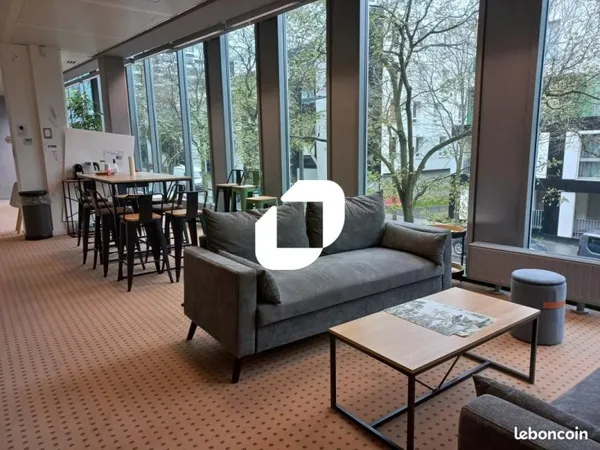 Bureaux 1 593 m²