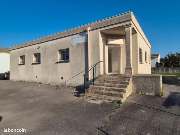 LOCAL PRO 180 m2 LUNEL