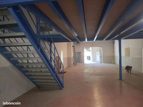 Hangar de 200 m2