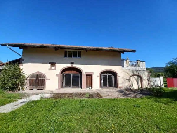 Propriété de 321 m² habitables, 6 chambres, piscine, sur plus de 5700 m² de terrain secteur MILLE ET