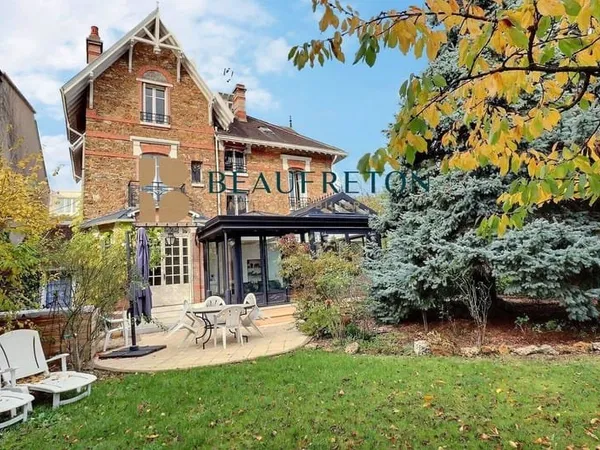 Maison 10 pièces 320 m²