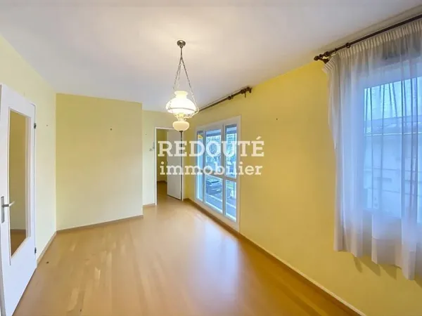 À VENDRE : TYPE 2 AVEC GARAGE BOX- HYPER CENTRE VILLE