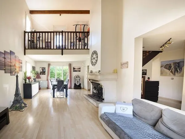 Maison 5 pièces 156 m²