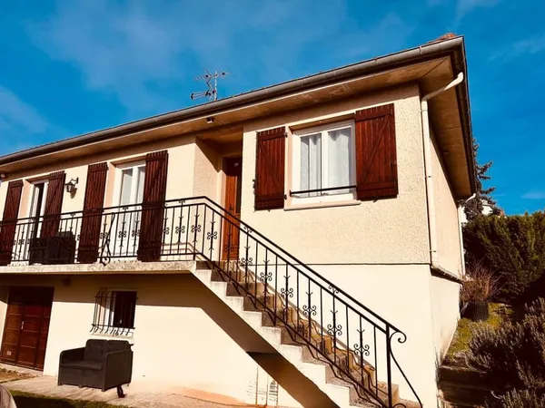 MAISON 3 CHAMBRES AVEC GRAND SOUS-SOL ET PISCINE
