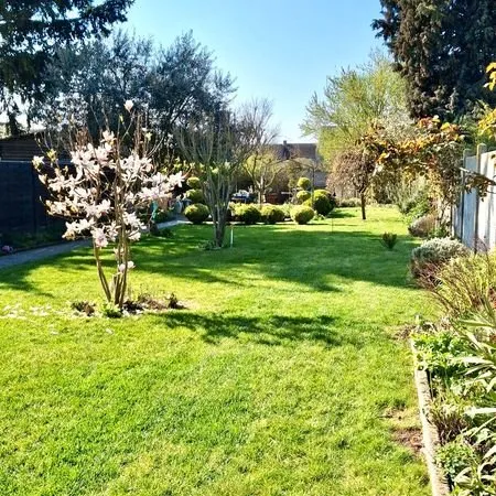 Maison familiale rénovée de 144 m2 - Grand jardin lumineux - Terrain de 587 m2 - Garage - Proche du 