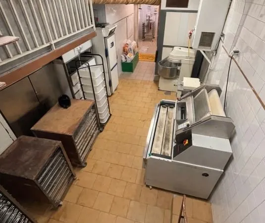 LOCAL COMMERCIAL 150 m² - EXTRACTION - TOUT COMMERCE - ÉQUIPÉ - MARSEILLE 10e