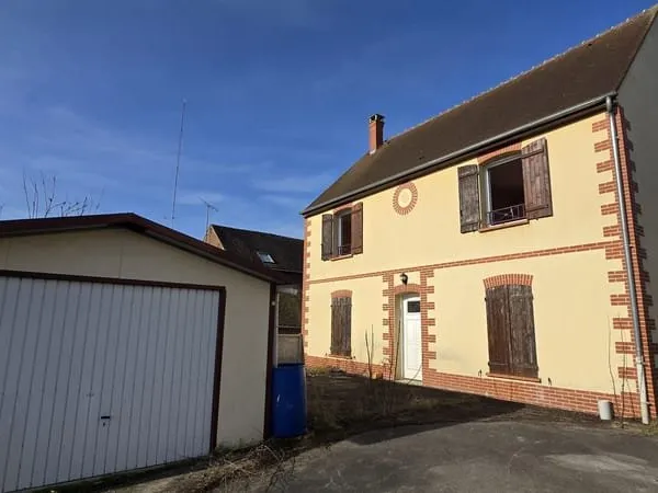 MAISON DE 2008 EDIFIEE SUR CAVE TOTALE TERRAIN DE 680M2 CLOS ET PAYSAGE AVEC GARAGE
