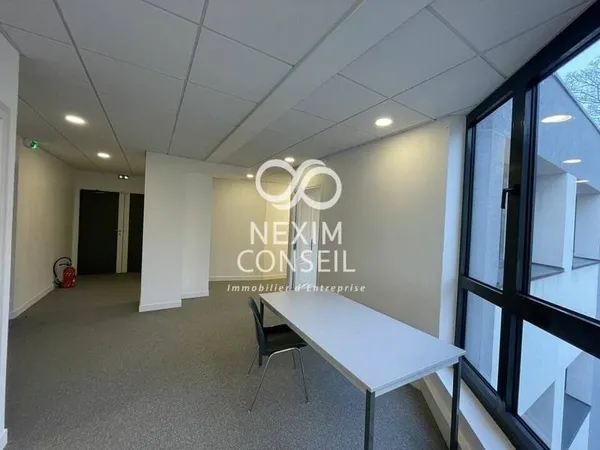 Bureaux 993 m²
