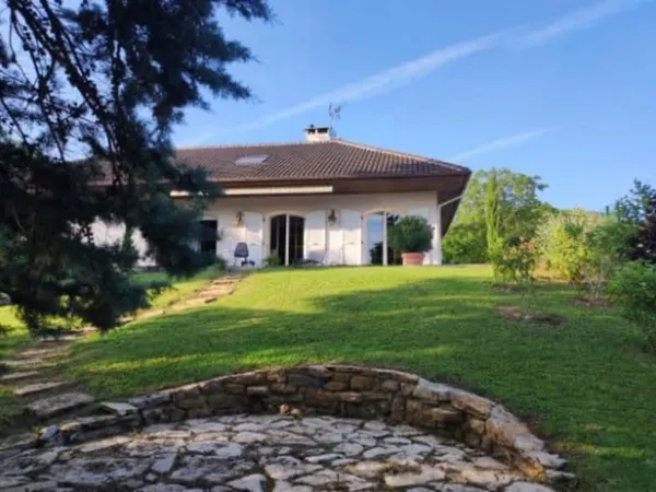 Maison 7 pièces 220 m²