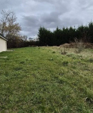 Terrain 255 m²