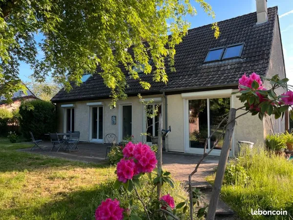 Essarts le roi (78) - Chambre Meublée chez l'habitant - Fibre - Maison calme, avec jardin, proche fo
