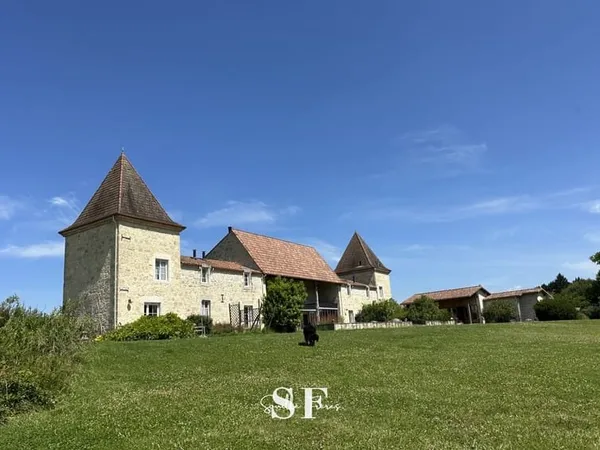 A 13KMS D'AGEN - PROPRIETE D'EXCEPTION AVEC TERRAIN