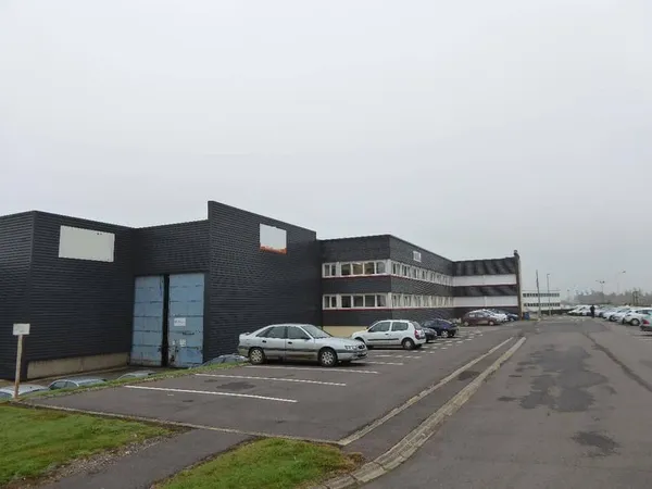 Local d'activité 2585 m²
