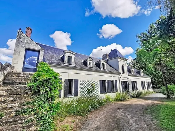 LONGERE LIGERIENNE 18e SIECLE