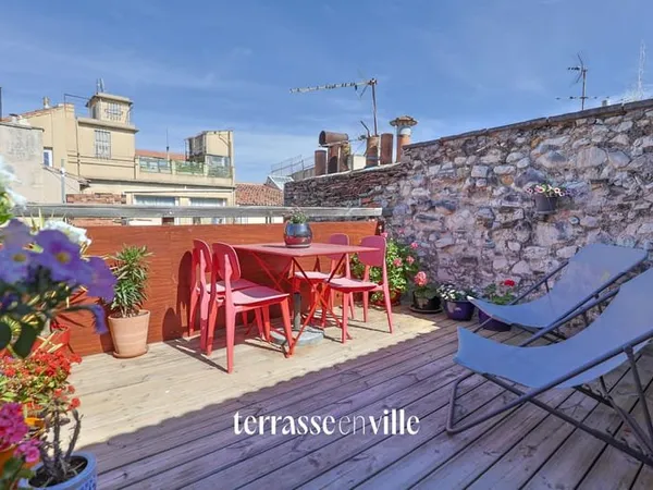 EXCLUSIVITÉ OPERA - VIEUX PORT DERNIER ETAGE T2/3 56