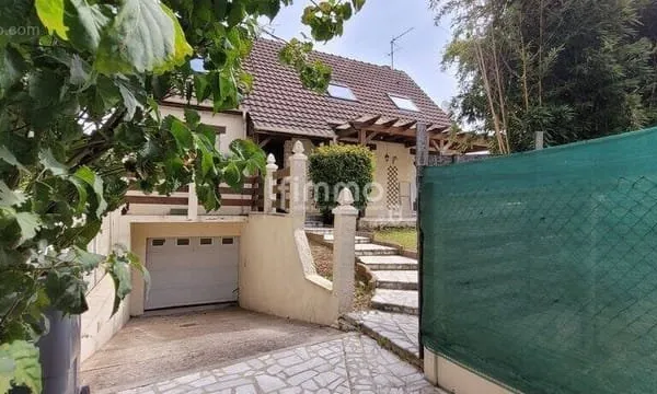 Maison 8 pièces sous sol total