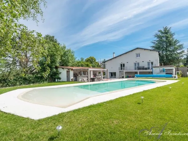 DOMMARTIN - MAISON T6 - 338 m2 - TERRAIN 2580 m2