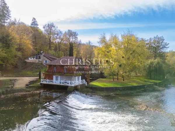 Dordogne Magnifique moulin et maison contemporaine au bord de la rivière