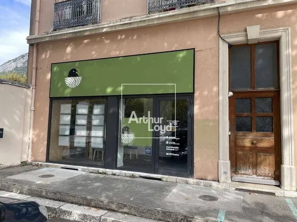 Bureaux 67 m²