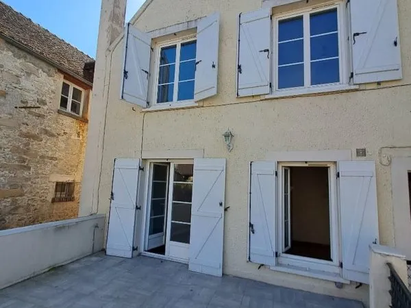Montigny Sur Loing au coeur du village,