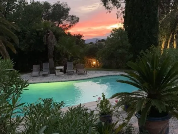 Investissement: Une vraie bulle végétale à quelques minutes à pied des plages et du Cv St Raphaël