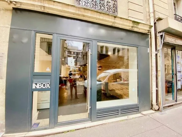 Boutique 2 pièces 67 m²