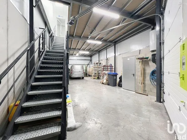 Local d'activité 208 m²