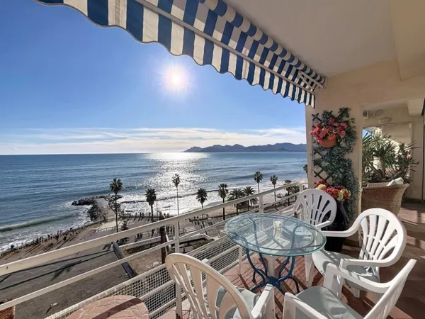 APPARTEMENT 3P VUE MER PANORAMIQUE - VENTE A TERME OCCUPEE