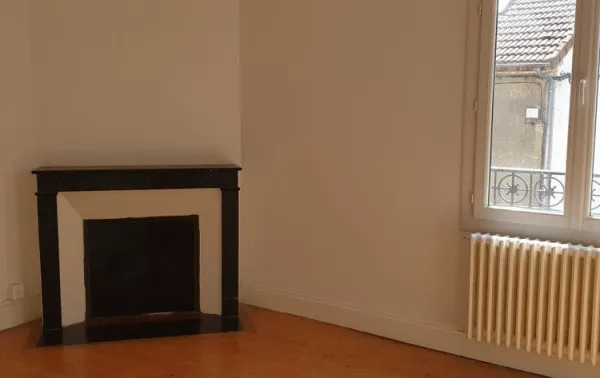 MAISON DE VILLE avec GARAGE et STUDIO