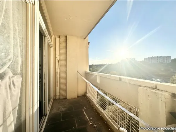 T3 AVEC BALCON DANS RÉSIDENCE SÉCURISÉE 13015