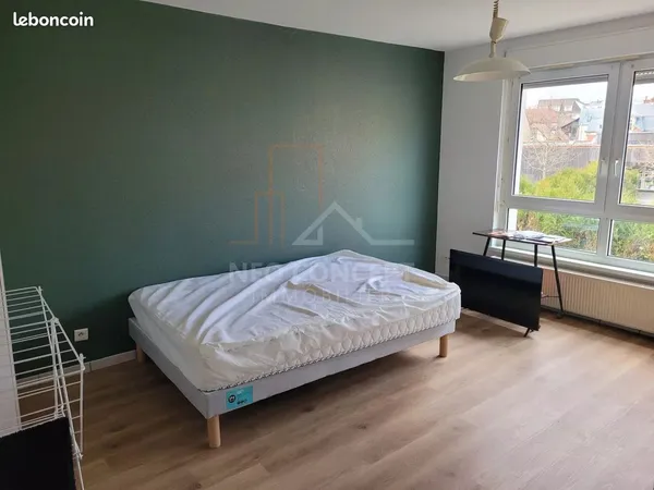 Studio 1 pièce 27 m²