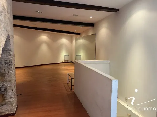 Local commercial 2 pièces 48 m²