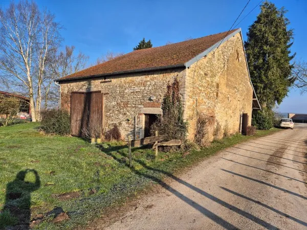 MAISON EN PIERRES A RENOVER