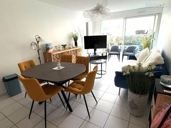 Proche plage et commerces superbe 3 pièces avec terrasse et garage