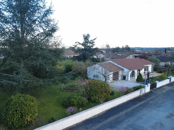 🏡 PLAIN-PIED ENTIÈREMENT RÉNOVÉ - VÉRANDA - TERRAIN CONSTRUCTIBL