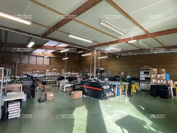 Local d'activité 350 m²