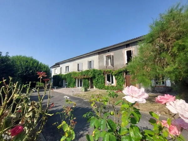 Maison 9 pièces 266 m²