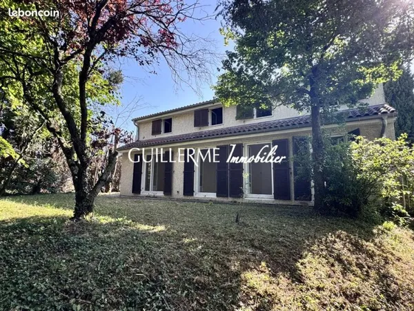 Maison 8 pièces 177 m²
