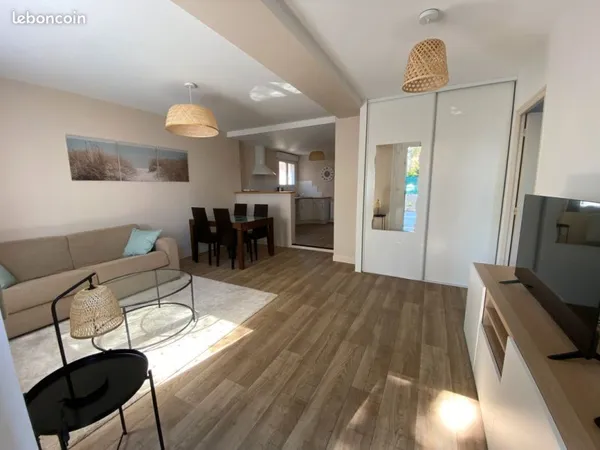 T2 parfait état 52m². Centre ville, plage à pied