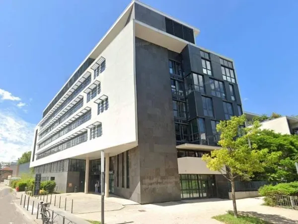 Bureaux 742 m²