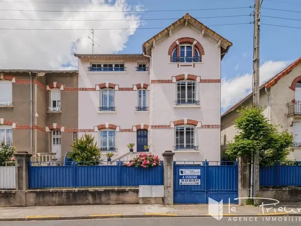 Maison 11 pièces 242 m²